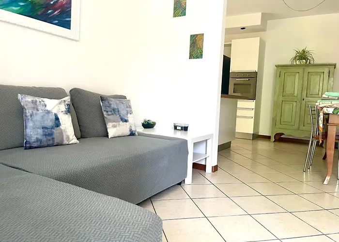 Villa Con Ampio Giardino Esterno E Piscina Condominiale